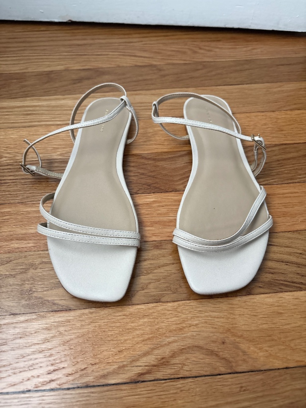 Ann Taylor Beige Flat Leather Strappy Sandals, Sz 8M, NWOB